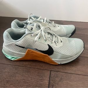 Men’s Nike Metcon 7 size 10.5